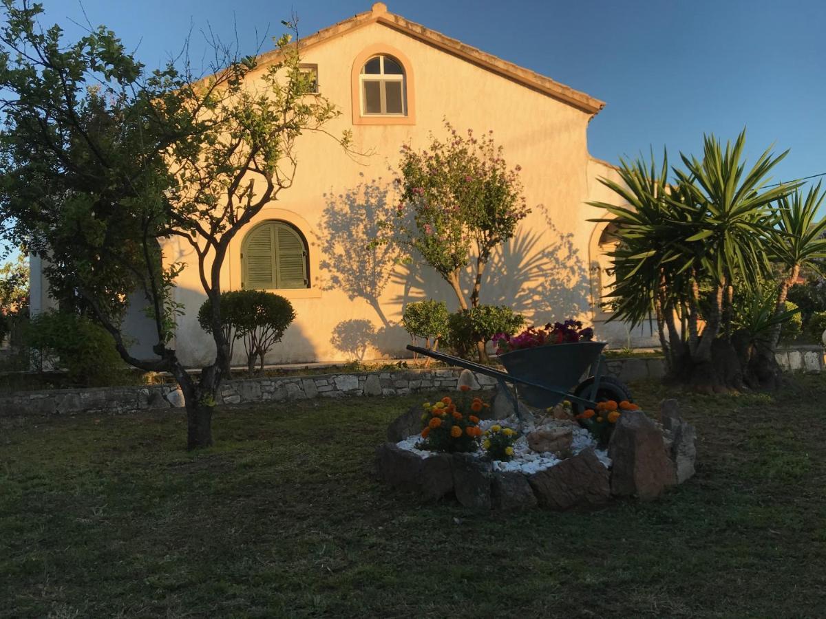 Su Casa * Plage d'Almiros